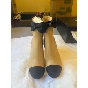 Chanel Short Boots Women 37.5 Beige Black Lambskin Grosgrain Bow Cap Toe BOW